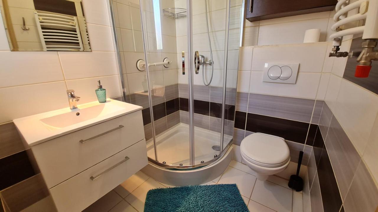 Bela - Pokoje Z Aneksami I Apartamenty Kołobrzeg Esterno foto